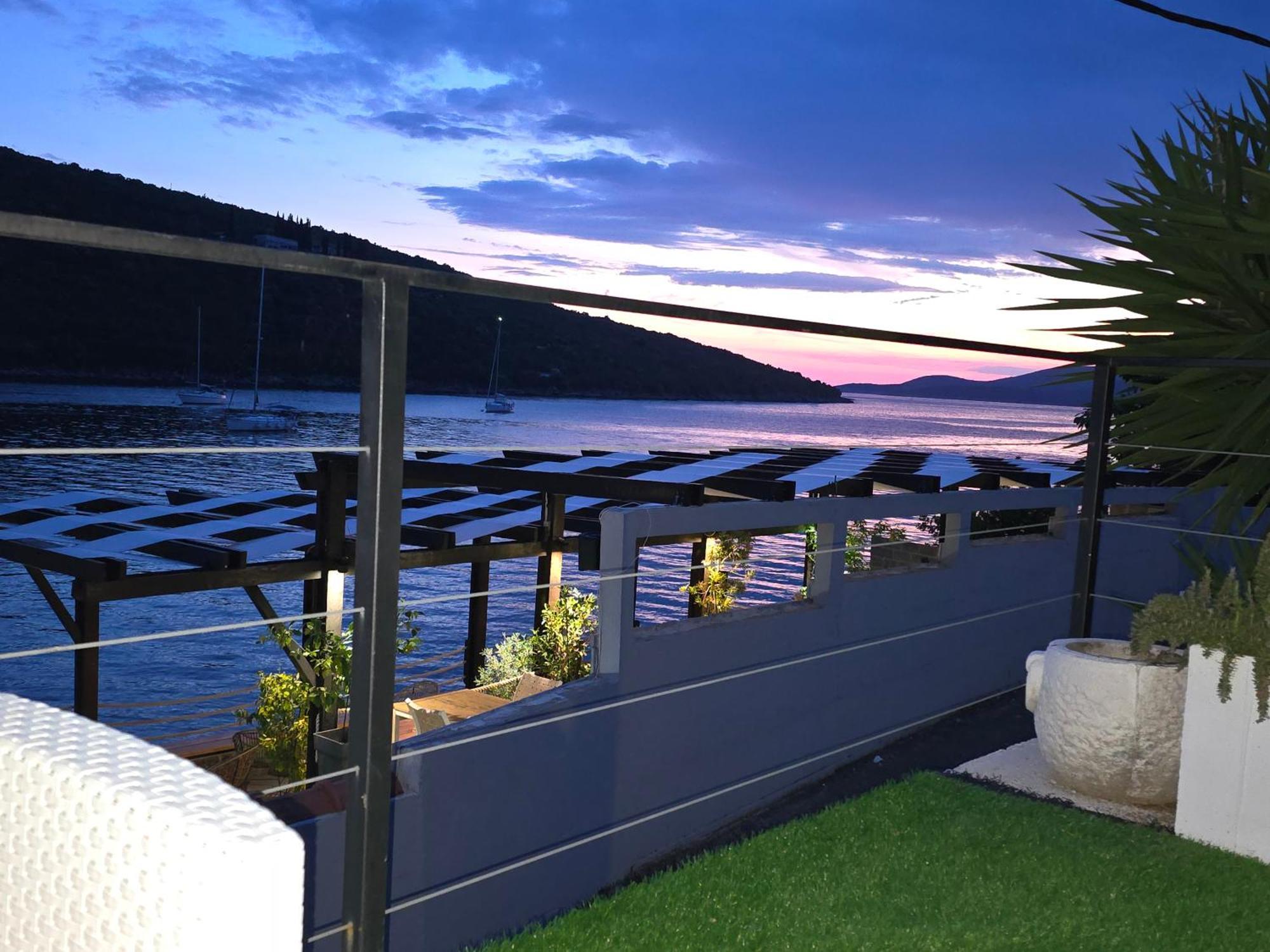 Waterfront Townhouse Sunset View With Garage Apartamento Bigovo Exterior foto